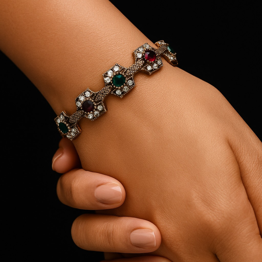 Timeless Antique Bracelet – Vintage-Inspired Handcrafted Jewelry